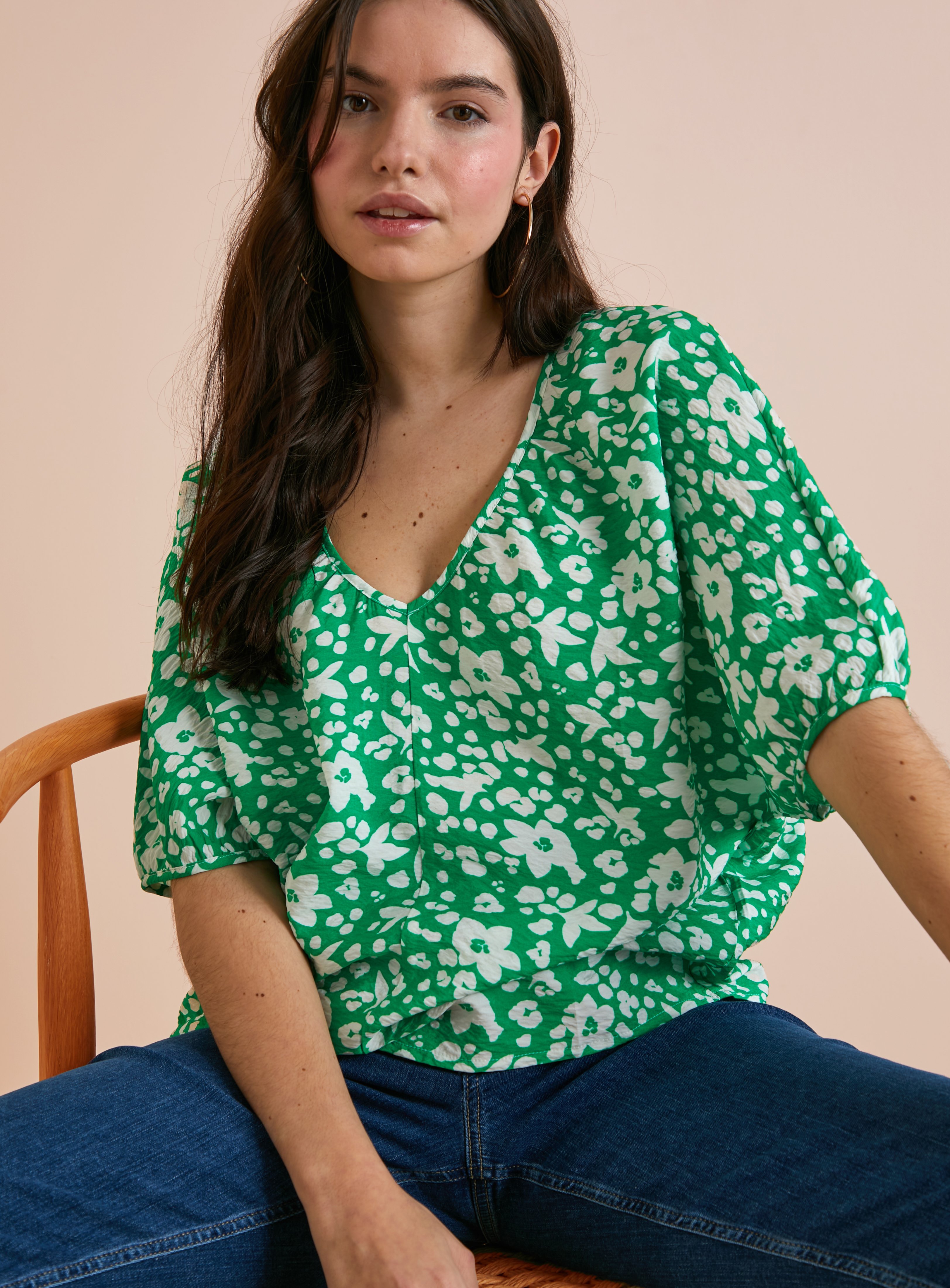 Everbelle Green Dotty Floral Relaxed Woven Top 12 - Image 1 thumbnail